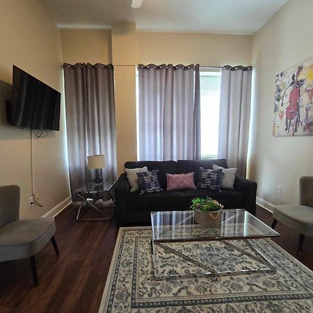 Amazing Condos Beautiful View 2 Blocks To French Quarter, Small Rooftop Pool, Gym, Seanger Theater, Super Dome, And Bourbon St New Orleans Pokoj fotografie