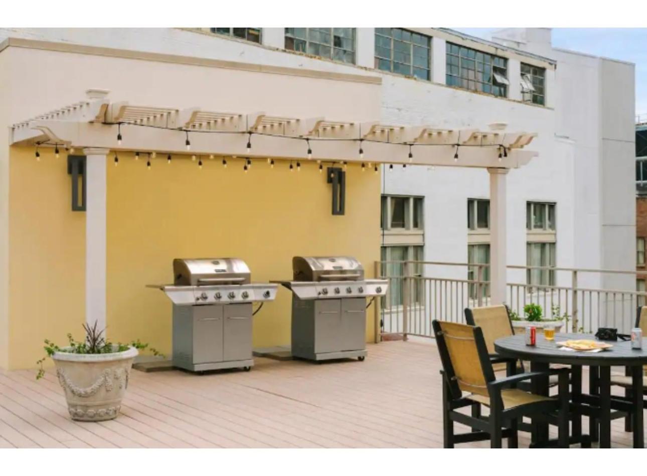 Amazing Condos Beautiful View 2 Blocks To French Quarter, Small Rooftop Pool, Gym, Seanger Theater, Super Dome, And Bourbon St New Orleans Exteriér fotografie