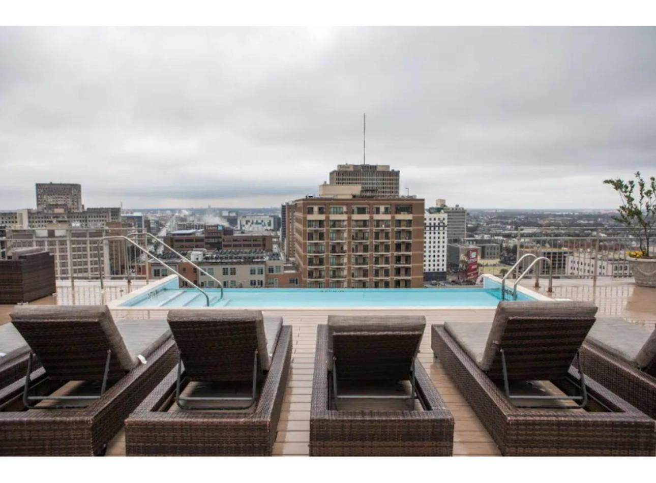 Amazing Condos Beautiful View 2 Blocks To French Quarter, Small Rooftop Pool, Gym, Seanger Theater, Super Dome, And Bourbon St New Orleans Exteriér fotografie