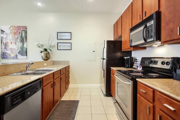 Amazing Condos Beautiful View 2 Blocks To French Quarter, Small Rooftop Pool, Gym, Seanger Theater, Super Dome, And Bourbon St New Orleans Pokoj fotografie
